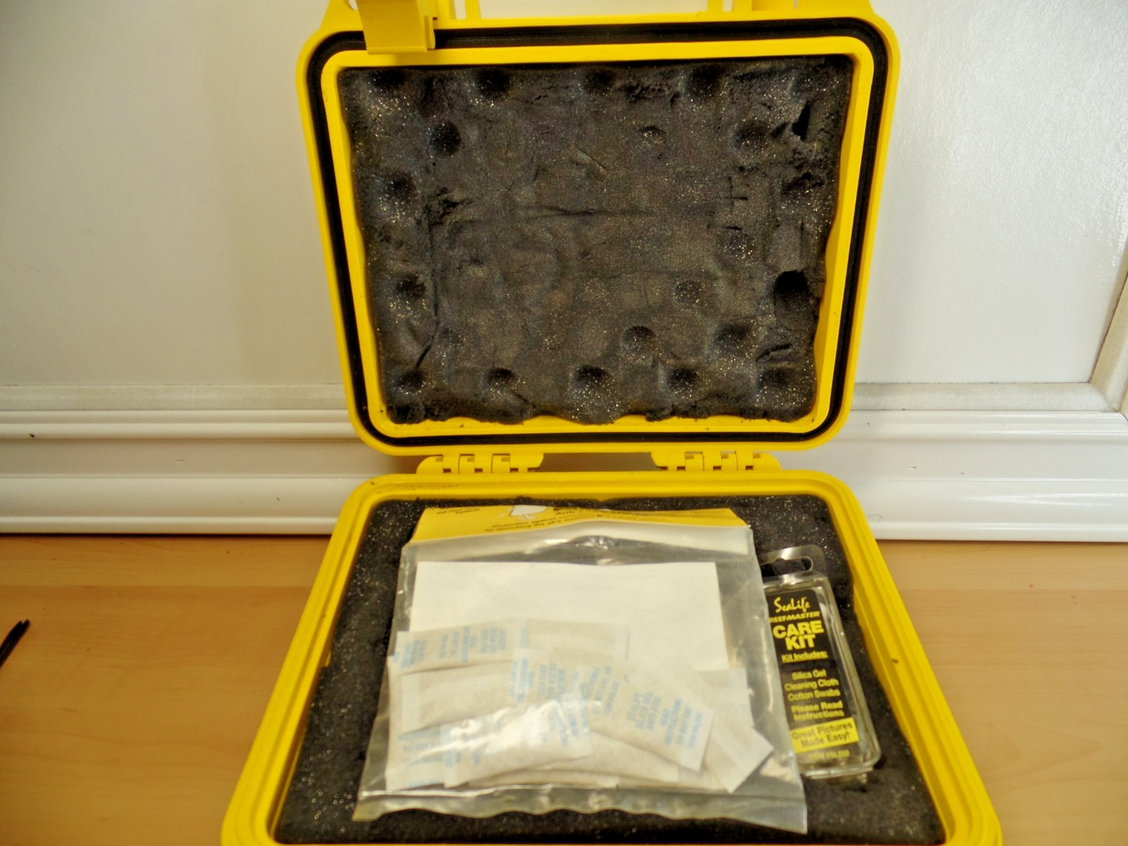 Vtg SeaLife Reef Master Camera Housing And Waterproof Case+Camera UNTESTED