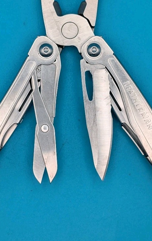 LEATHERMAN WINGMAN MULTI-TOOL! FAST SHIPPING!