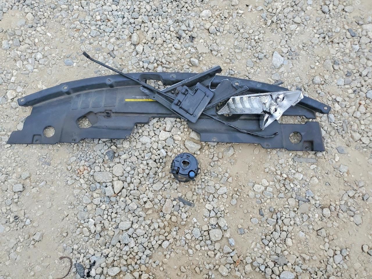 PATHFINDR 2018 Glove Box 4973711