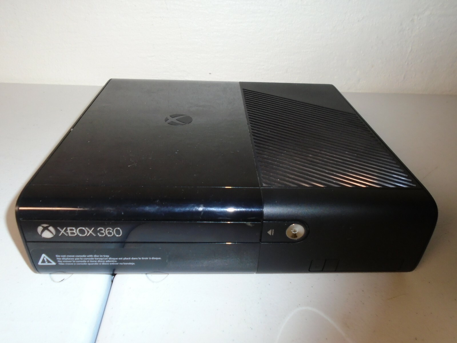 Microsoft Xbox 360 1538 Bundle Kinect, Controller, Headset & 5 Games Read Descr.
