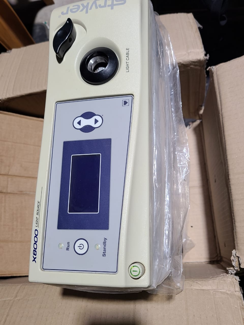 Stryker X8000 Xenon Light Source 300W Endoscopy System SN 06J006884