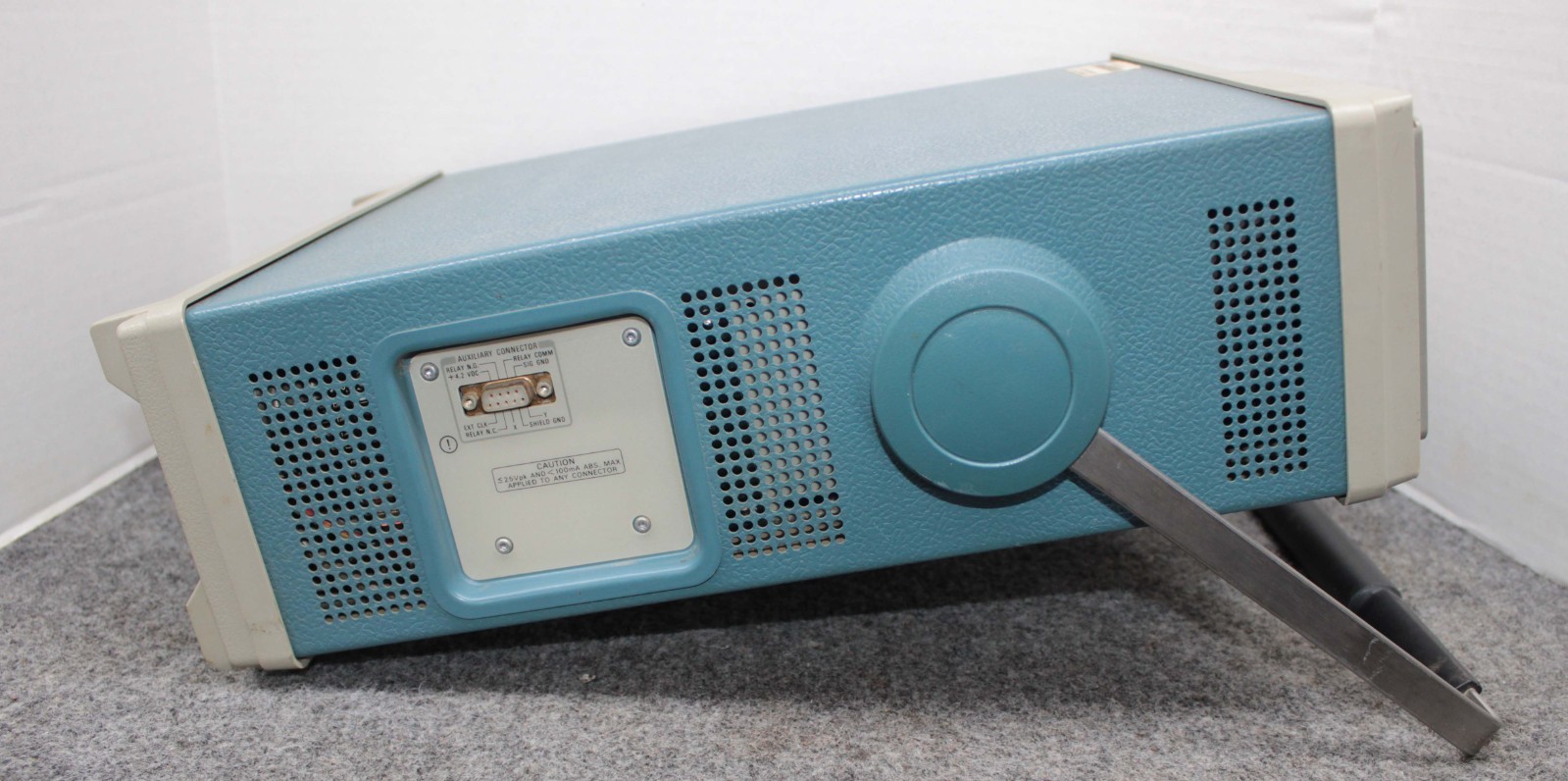 TEKTRONIX 2230 100 MHZ DIGITAL STORAGE OSCILLOSCOPE
