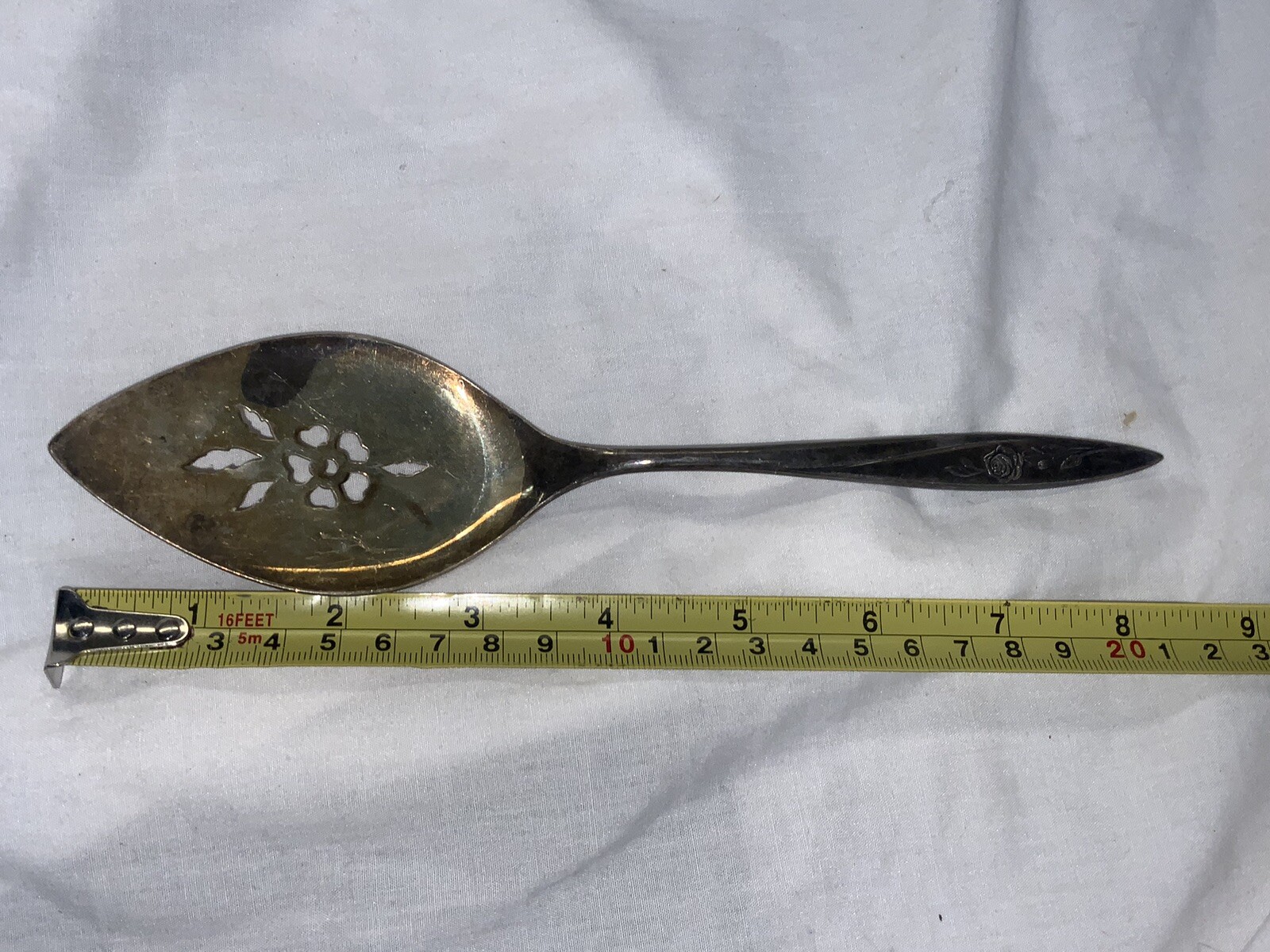 MORNING ROSE Oneida Community silverplate Solid Pierced Pie Server