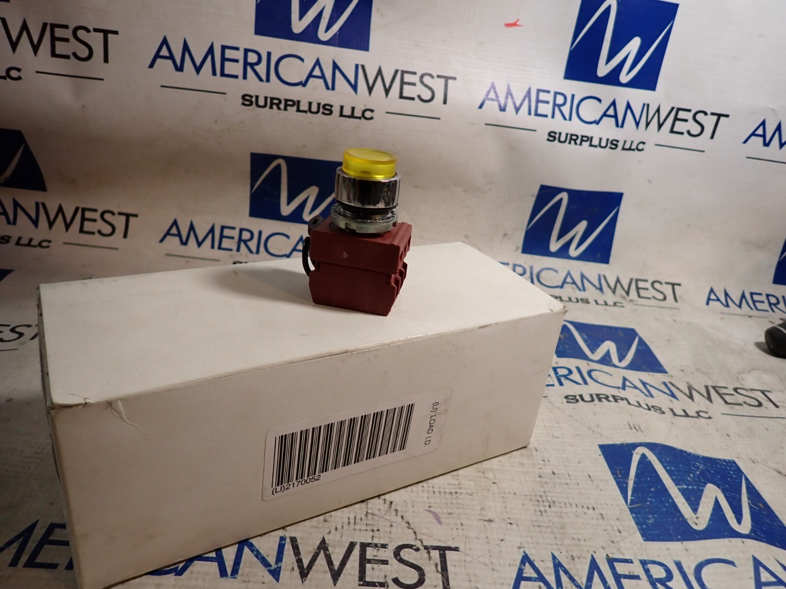 New GE Yellow Illuminated Pushbutton P9CPLGSDN12NCGL 48v Yellow
