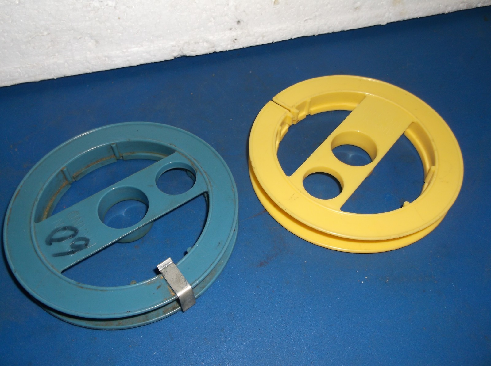 2 CONTROL LINE REELS GOOD CONDITION. PLASTIC (NO CRACKS.)