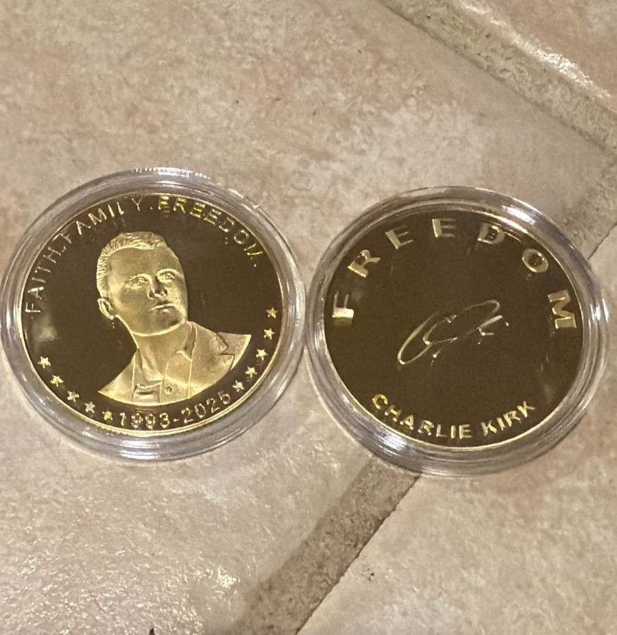 LOT OF 10 OFFICIAL “FREEDOM” CHARLIE KIRK / TURNING POINT USA COMMEMORATIVE COIN