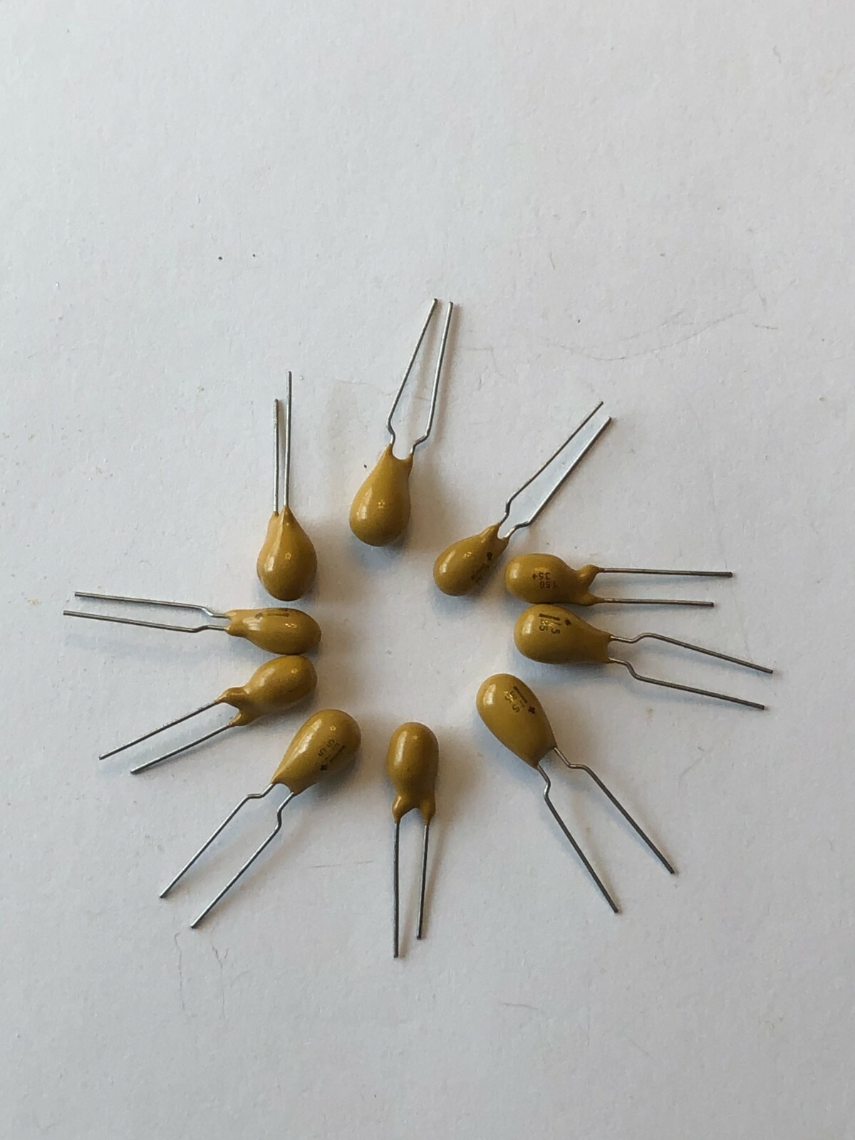 10pcs 15uf 35V Vishay Dipped Radial Tantalum Capacitor 199D156X9035E6V1 USA