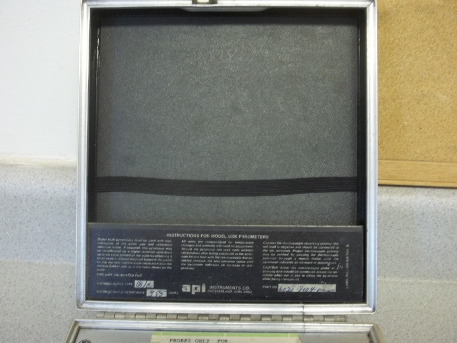 Pyrometer model 6020 with some probes 0/ 800 F