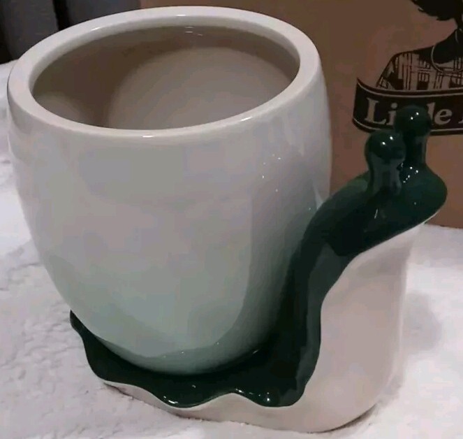 Green & White Snail Planter 6.5" X 7" BRAND NEW Heavy Ceramic Glazed Whimsical