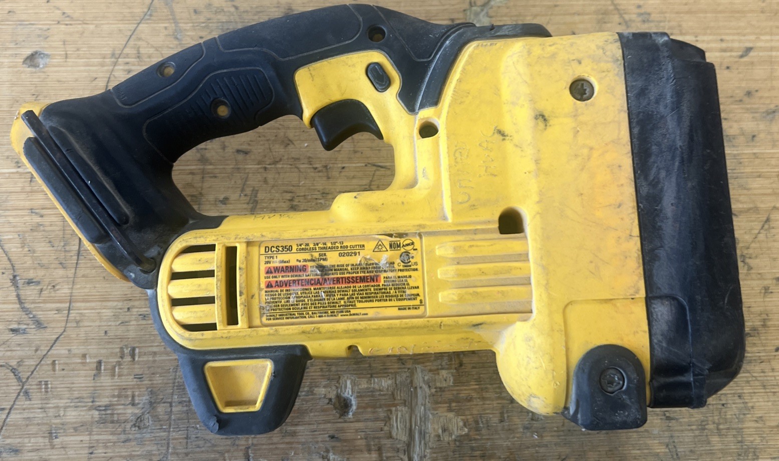DeWalt DCS350 20V MAX Cordless Threaded Rod Cutter