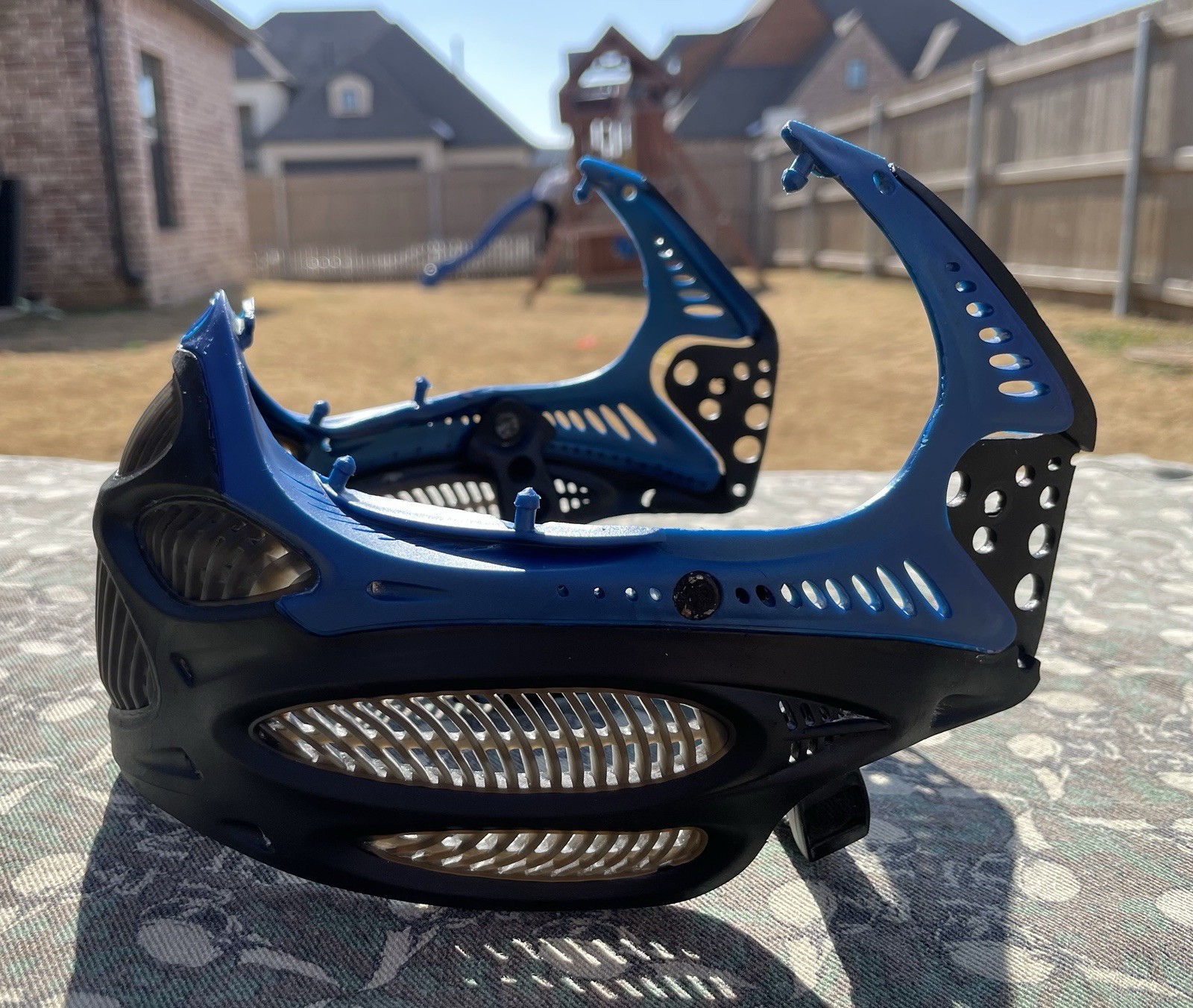 Dye I3 Pro Blue Paintball Mask Bottom