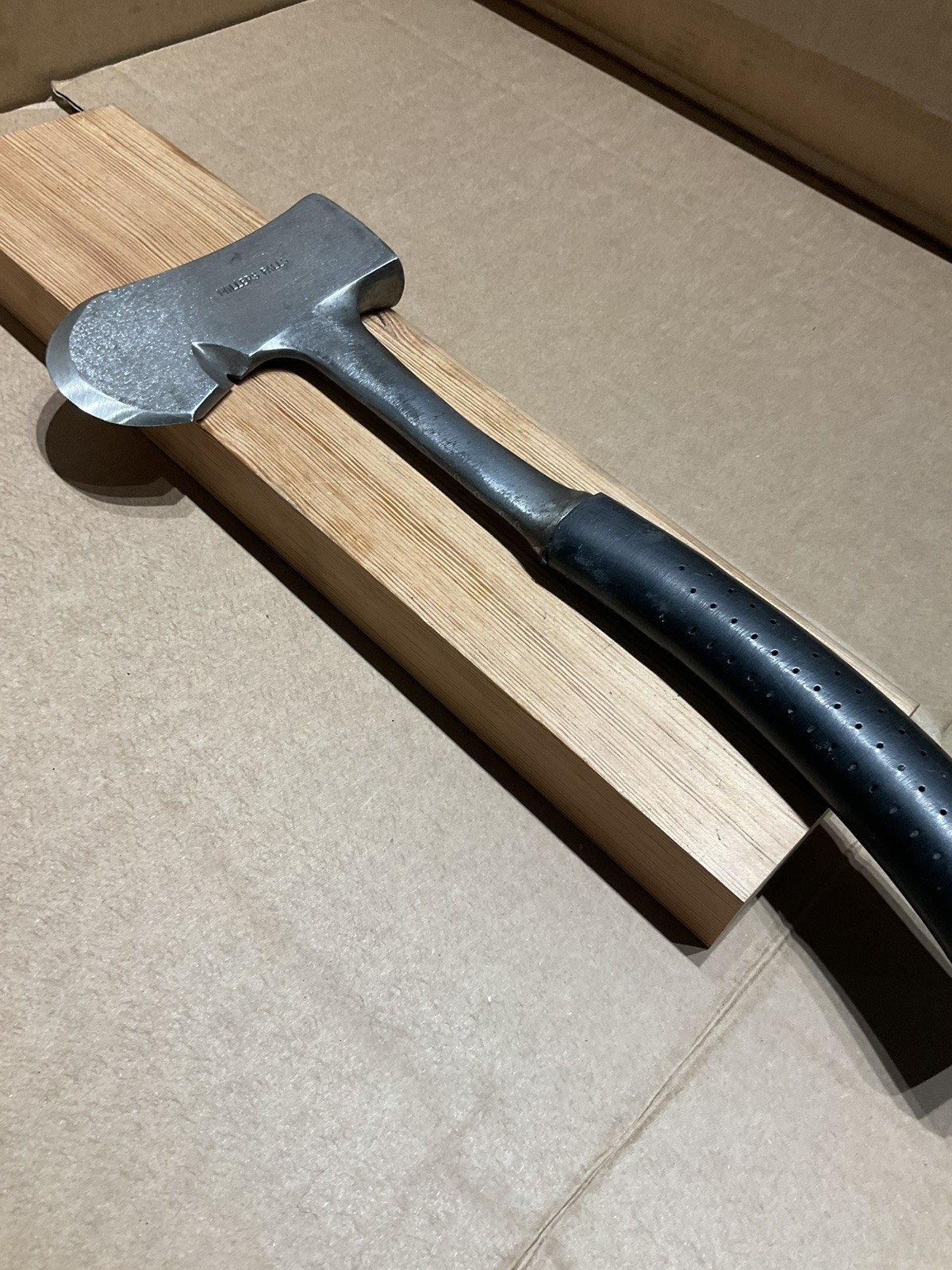 MILLERS FALLS AXE