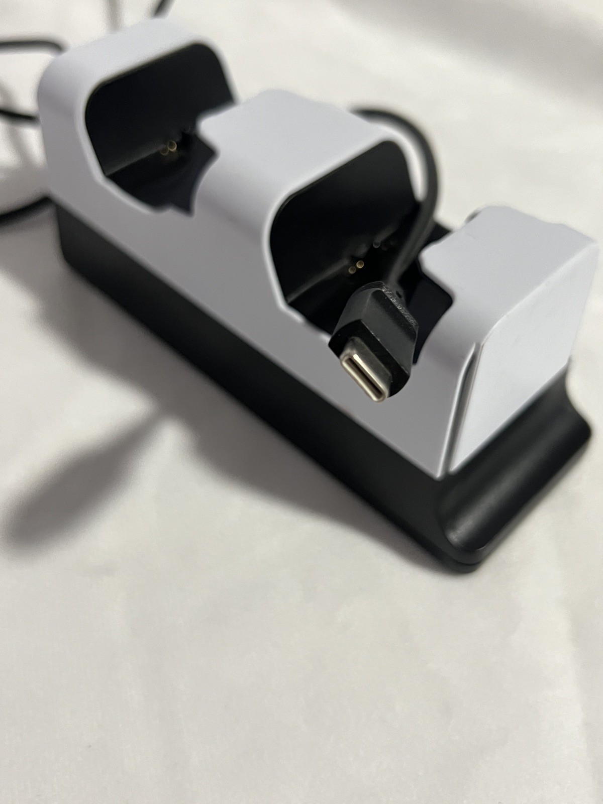 Insignia Dual Controller Charging Station For Playstation 5