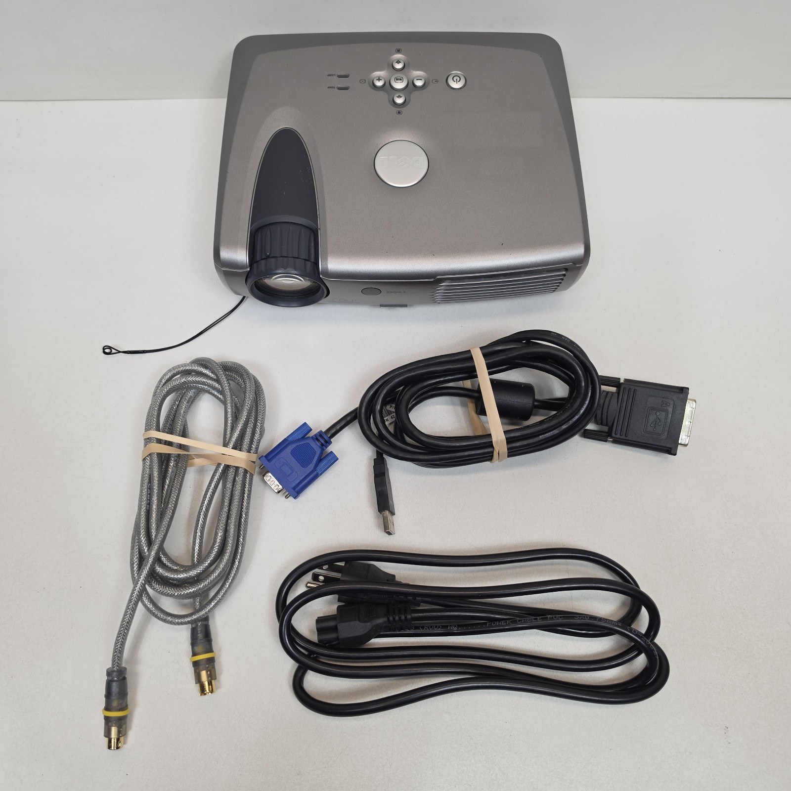 Dell 3200MP DLP Multimedia Home Theater HD Front Projector, Cords.