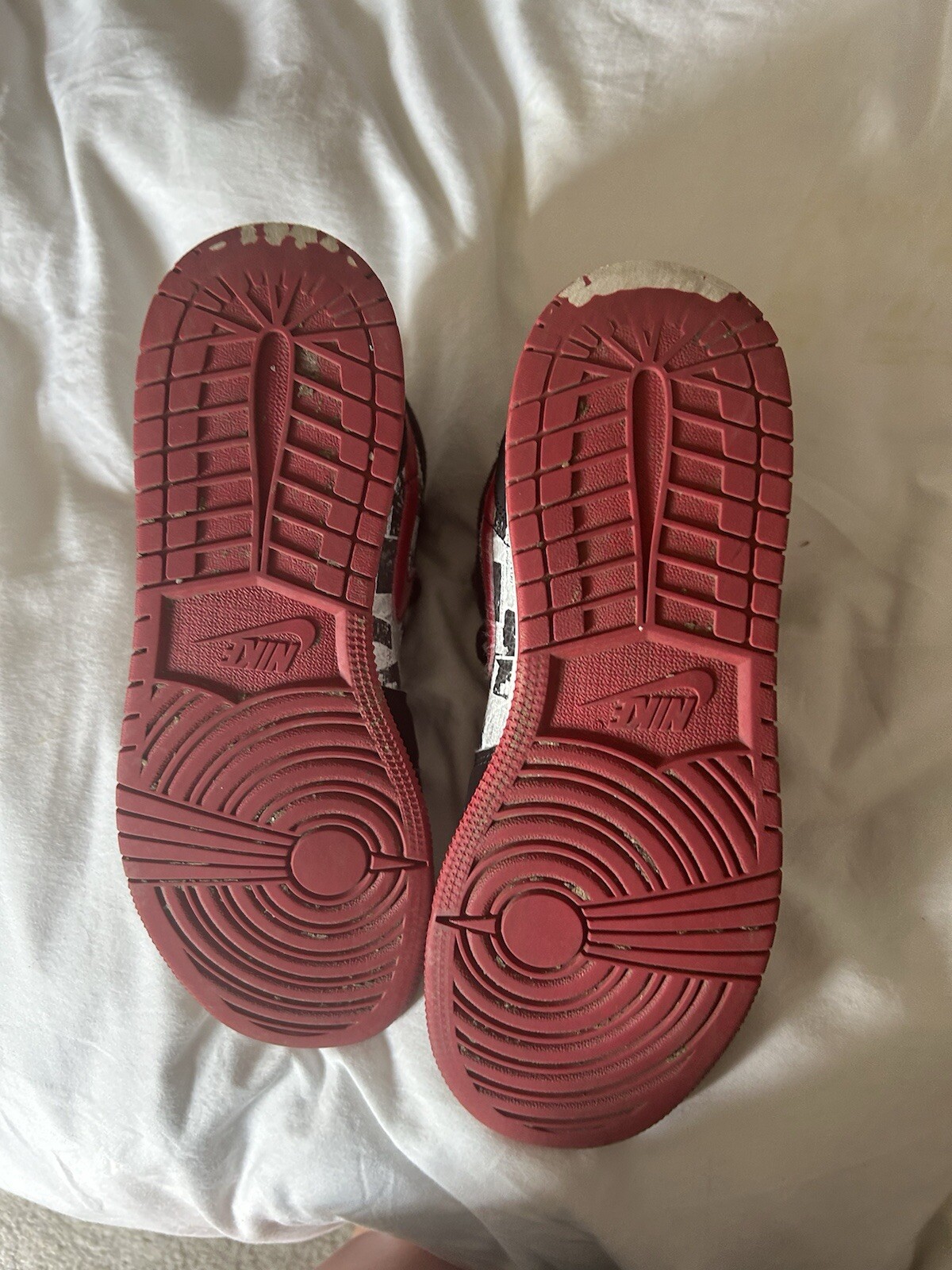 Nike mid SE Newspaper 7Y