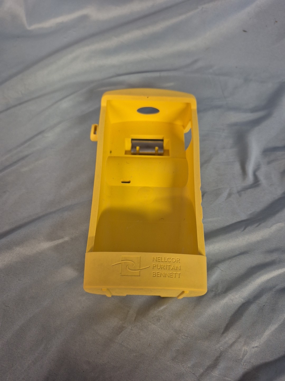 Nellcor OxiMax N-65P Handheld Pulse Oximeter W/ SpO2 Sensor & Yellow Case