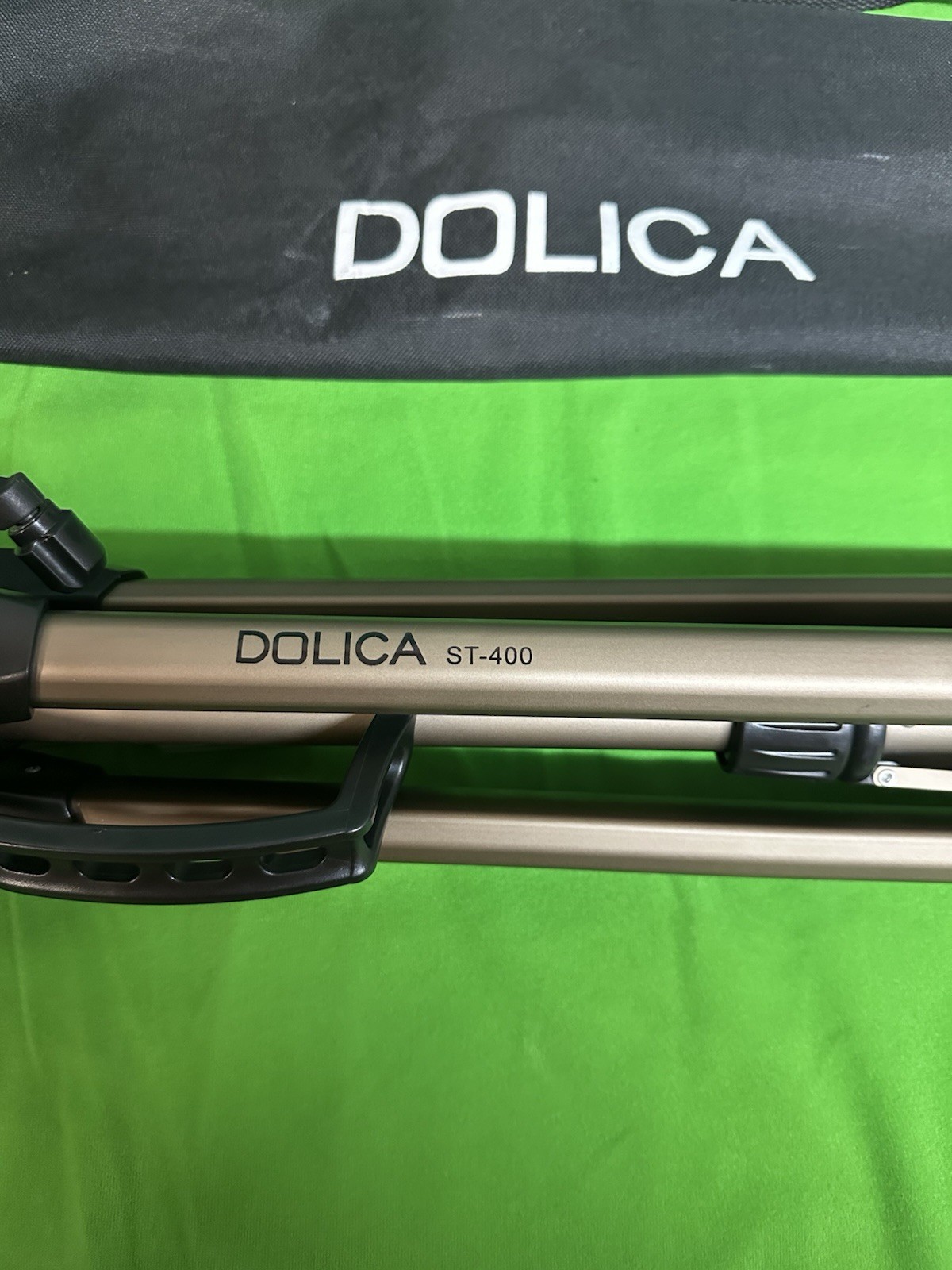 Dolica ST‑400 63" Lightweight Aluminum Tripod
