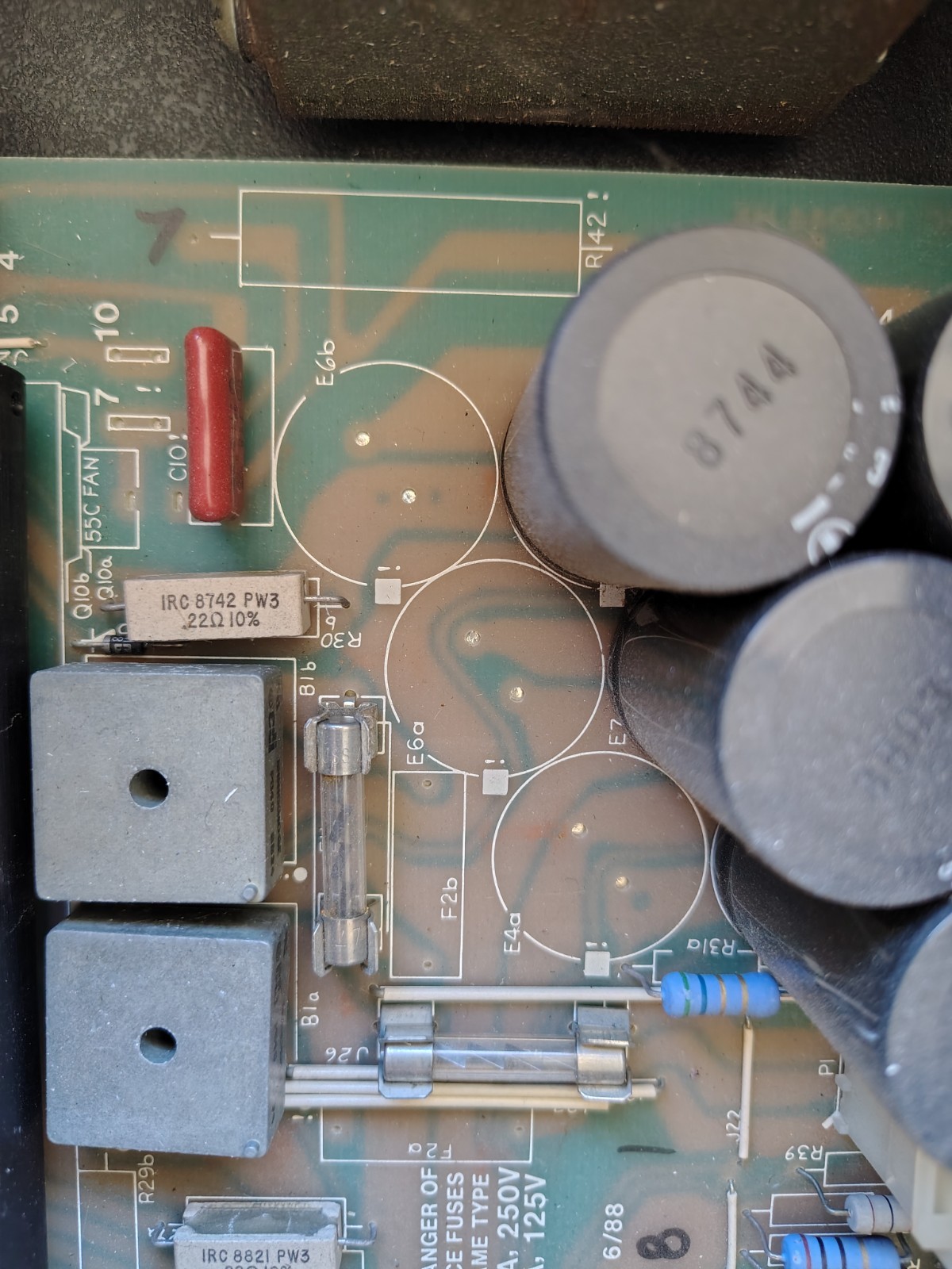 QSC Model 1200 2-Channel Power Amplifier