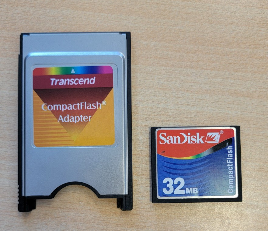 Transcend Compact Flash Adapter with Sandisk 32MB