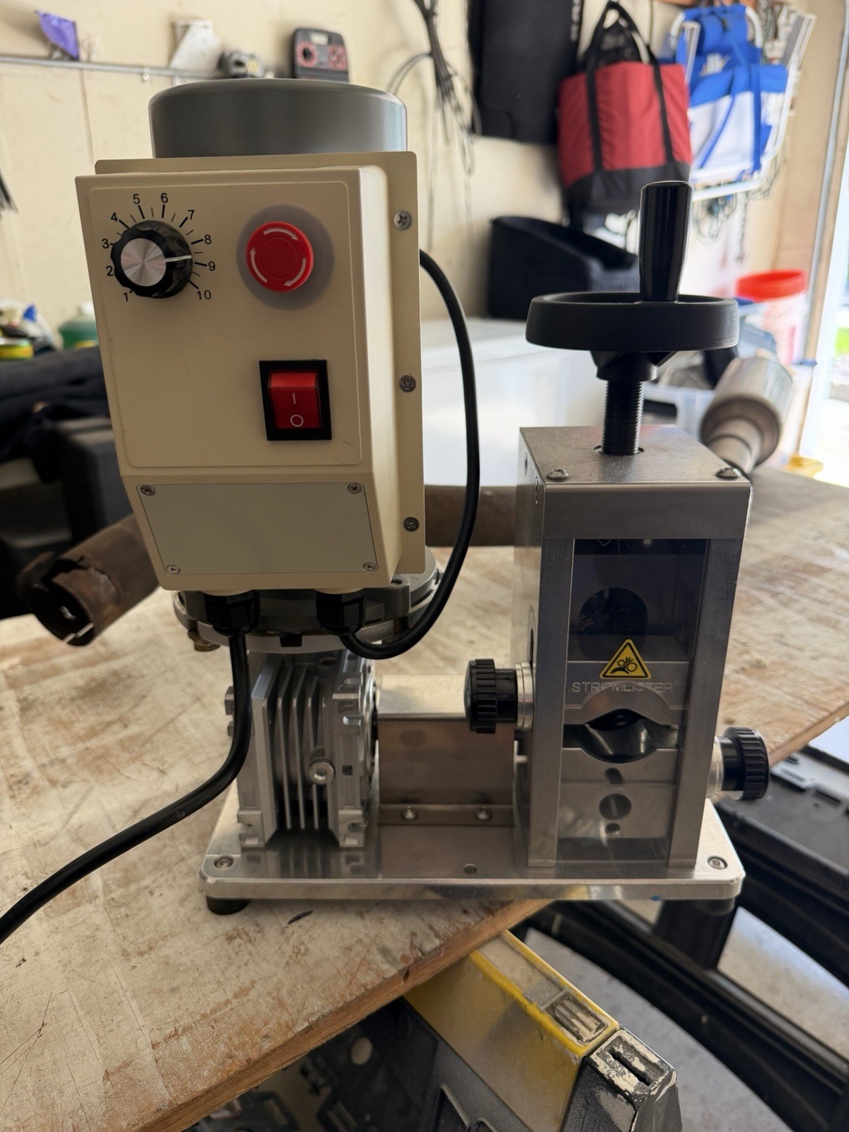 StripMeister E1000 Automatic Electric Wire Stripper DC Motor Emergency Stop
