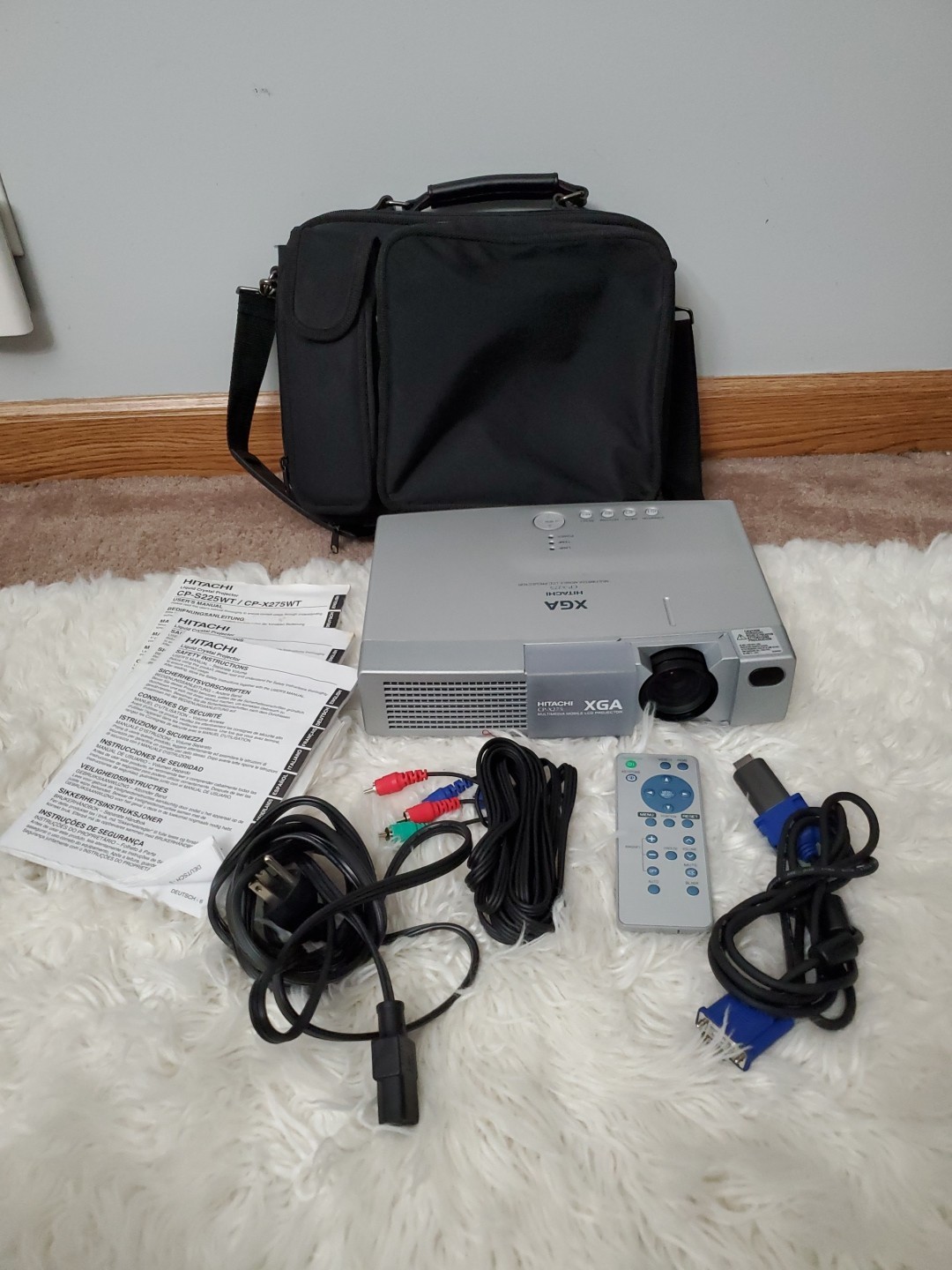 Hitachi XGA CP-X275 Multimedia Mobile LCD Projector Tested