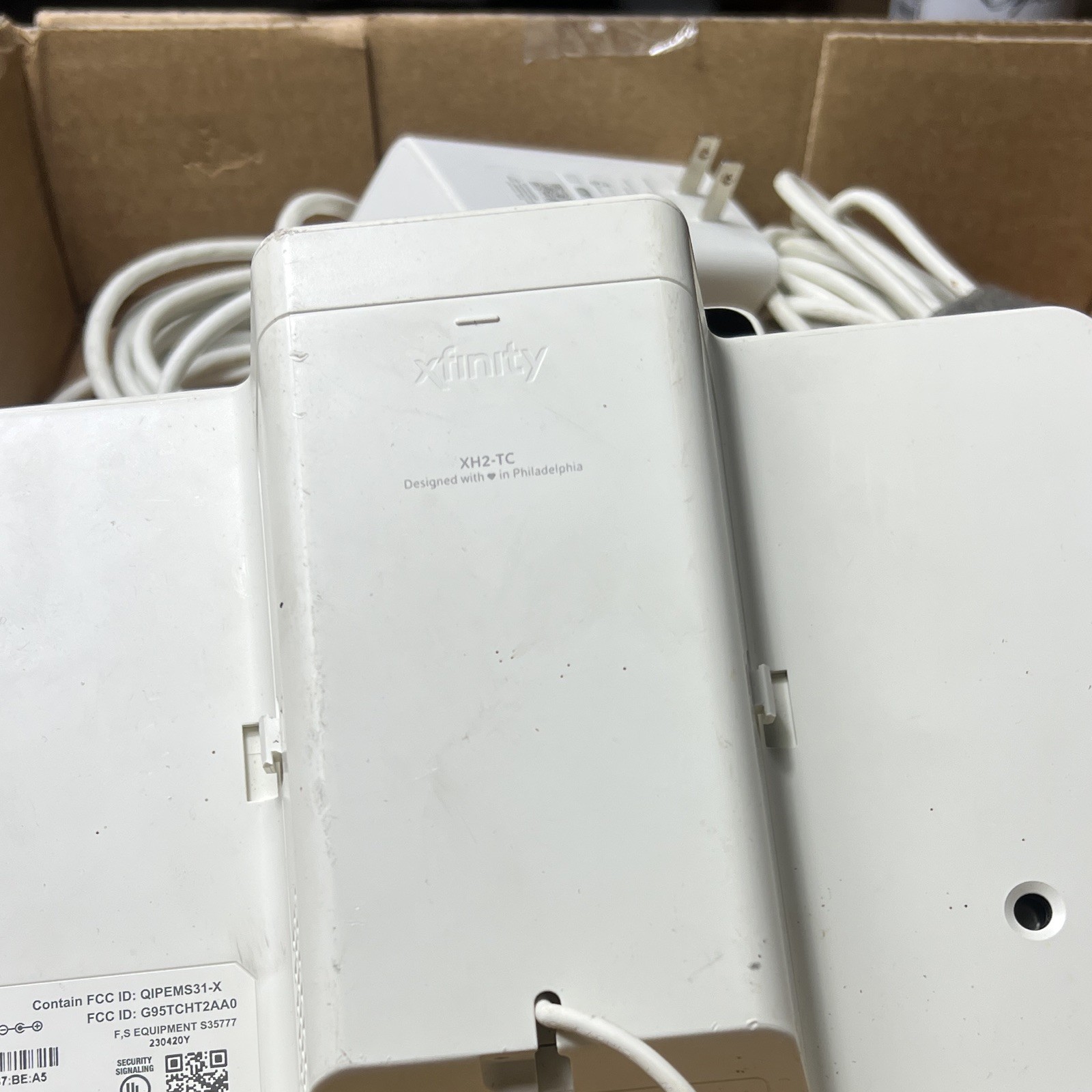 Xfinity XH2-TC Touchscreen Security System w/ 2 Wi-Fi 1080p Cameras & Adapters