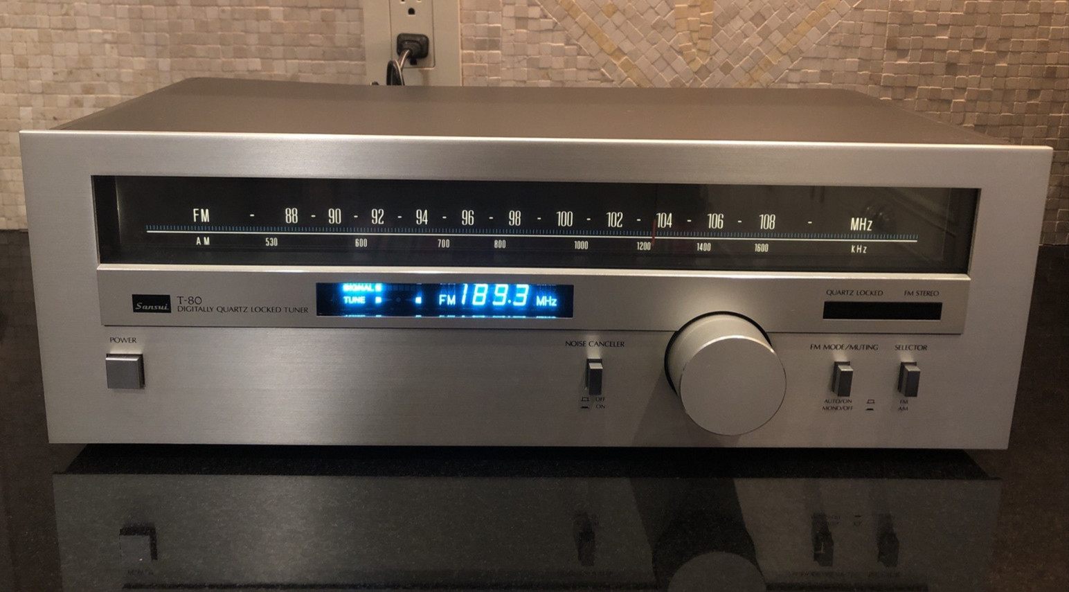 Sansui T-80 Digital Quartz Locked AM/FM Tuner perfect working condition