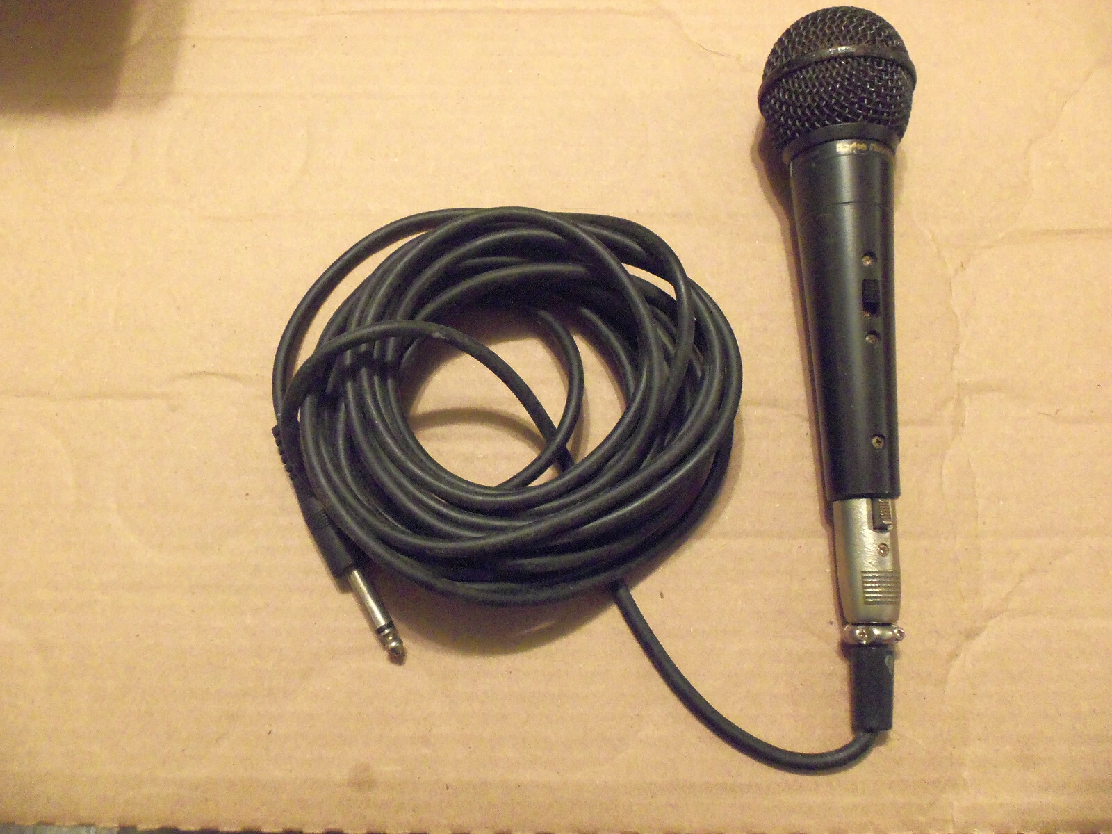 Unidirectional Dynamic Microphone Radio Shack 33-3004 Wired Analog Working