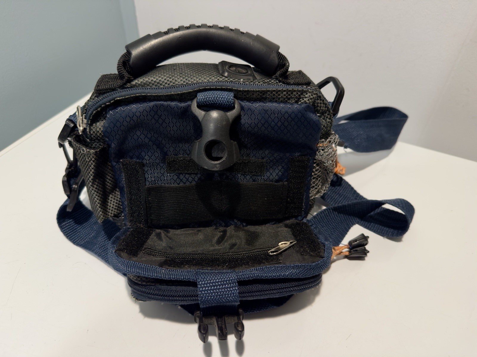 Samsonite Camera Bag w/ Shoulder Strap (SB609BLU) Convenient Multiple Pockets
