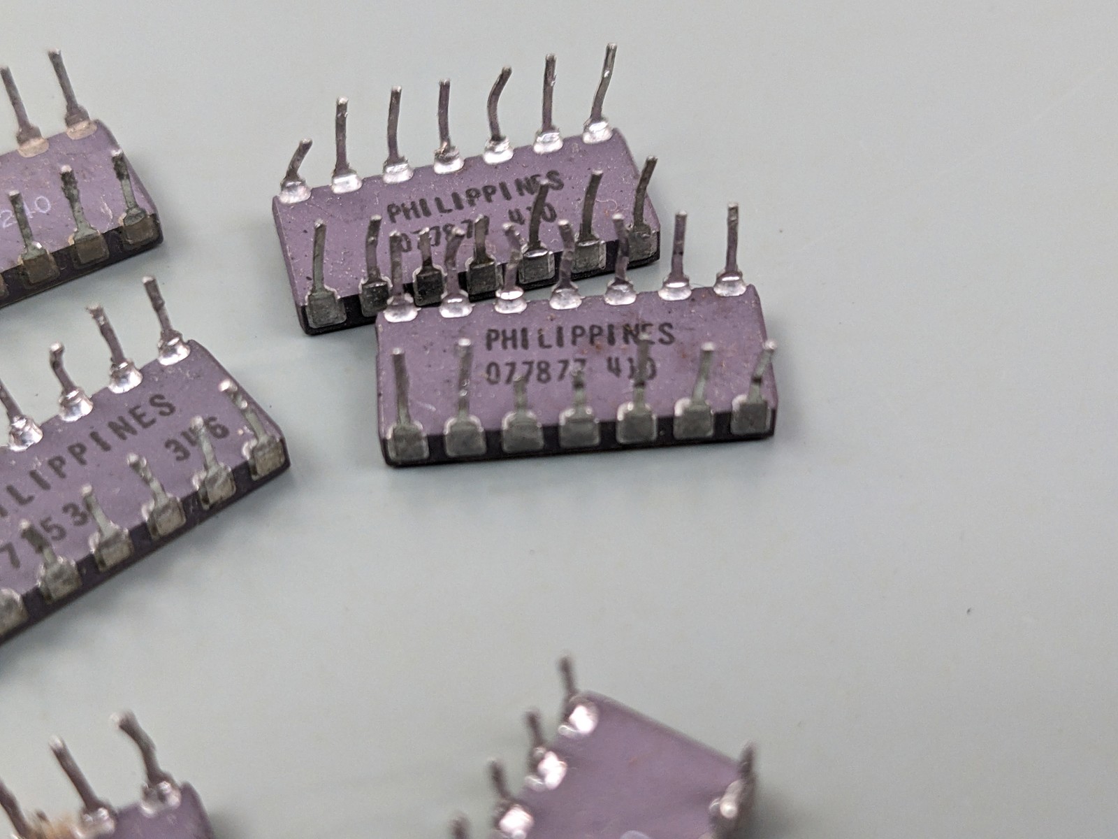 (8) AD40890 ICs, BENT/MISSING PIN, SOLDER PULLS
