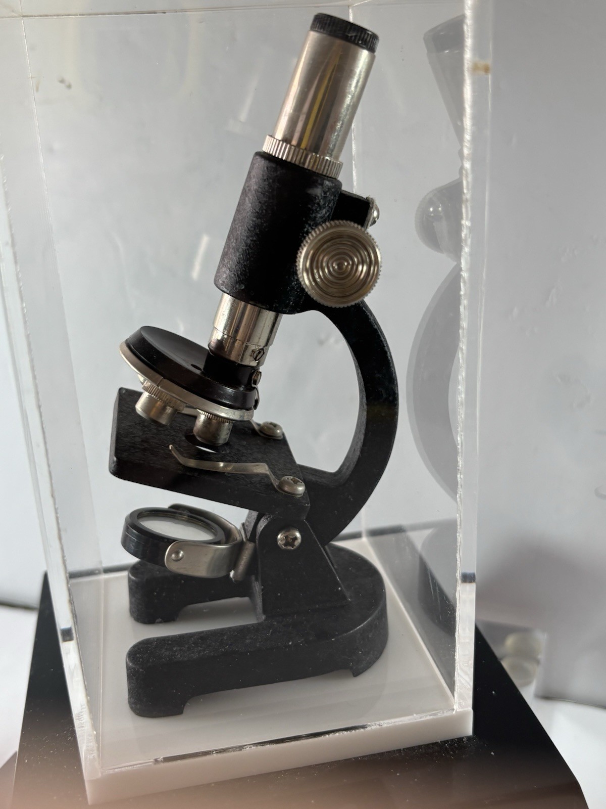 MICROSCOPE/ MINI Trophy /AWARD Encased In Lucite/BLACK BASE/ VINTAGE/ EUC