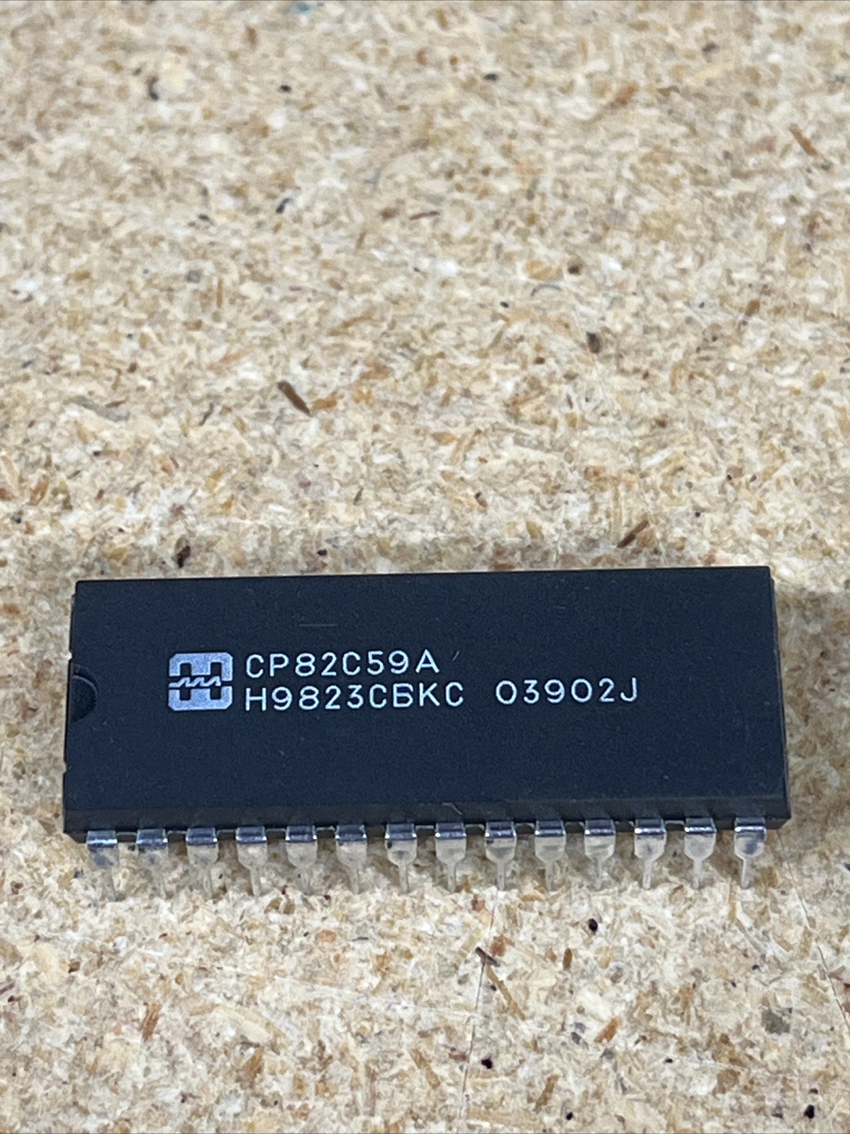 CP82C59A - Harris -  Interrupt Controller 5V 28-Pin PDIP NOS  ( 1 Pc