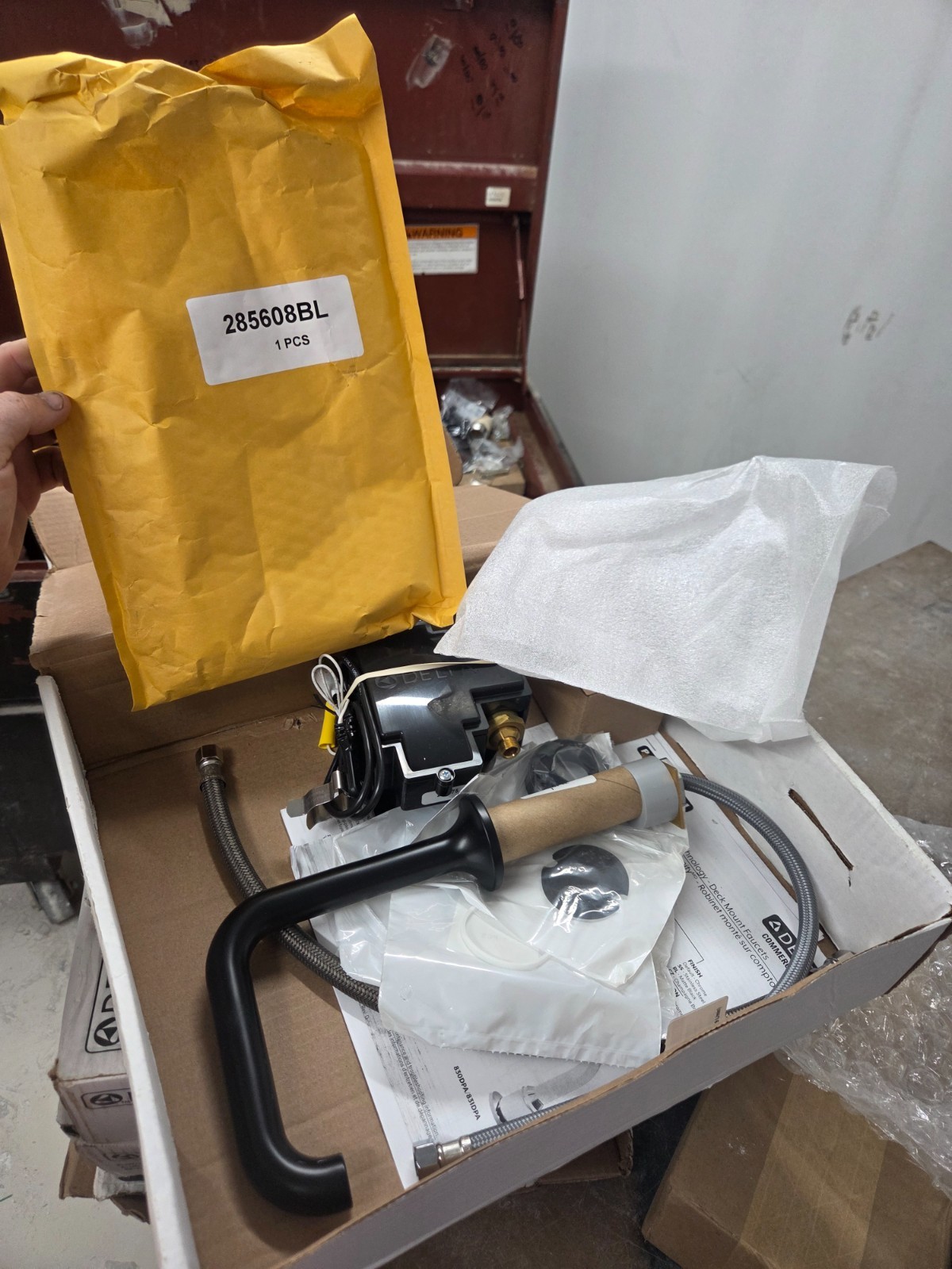 delta commercial faucet 810DPA50-BL
