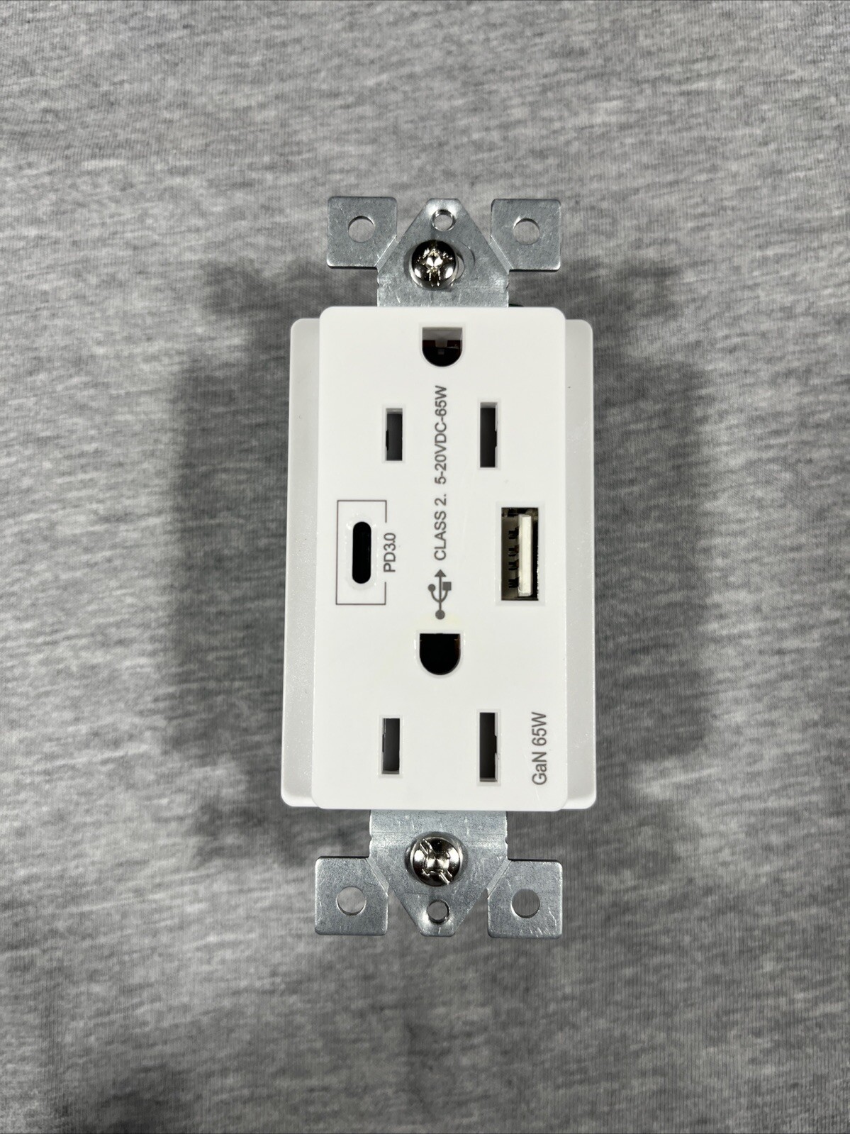 65w USB C Outlet. Fast Charging