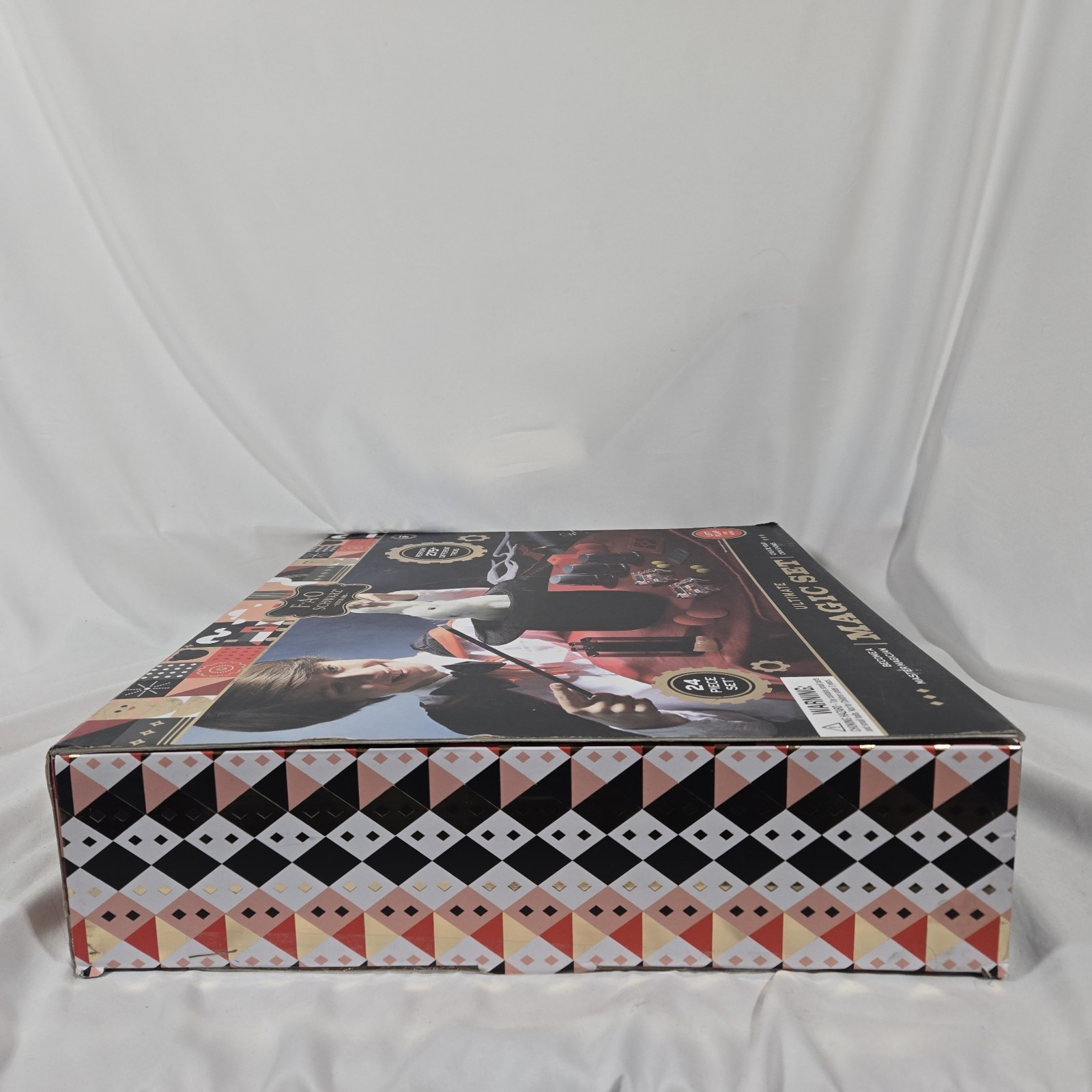 FAO Schwarz Ultimate Magic Set - Unopened Box - 275+ Magic Tricks