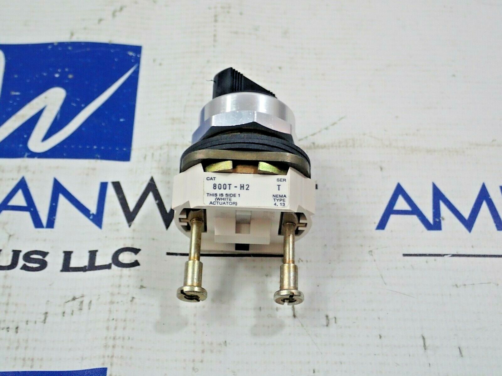 Allen Bradley 800T-H2 Selector Switch 2 Pos Maintained 1 N.O Ser T