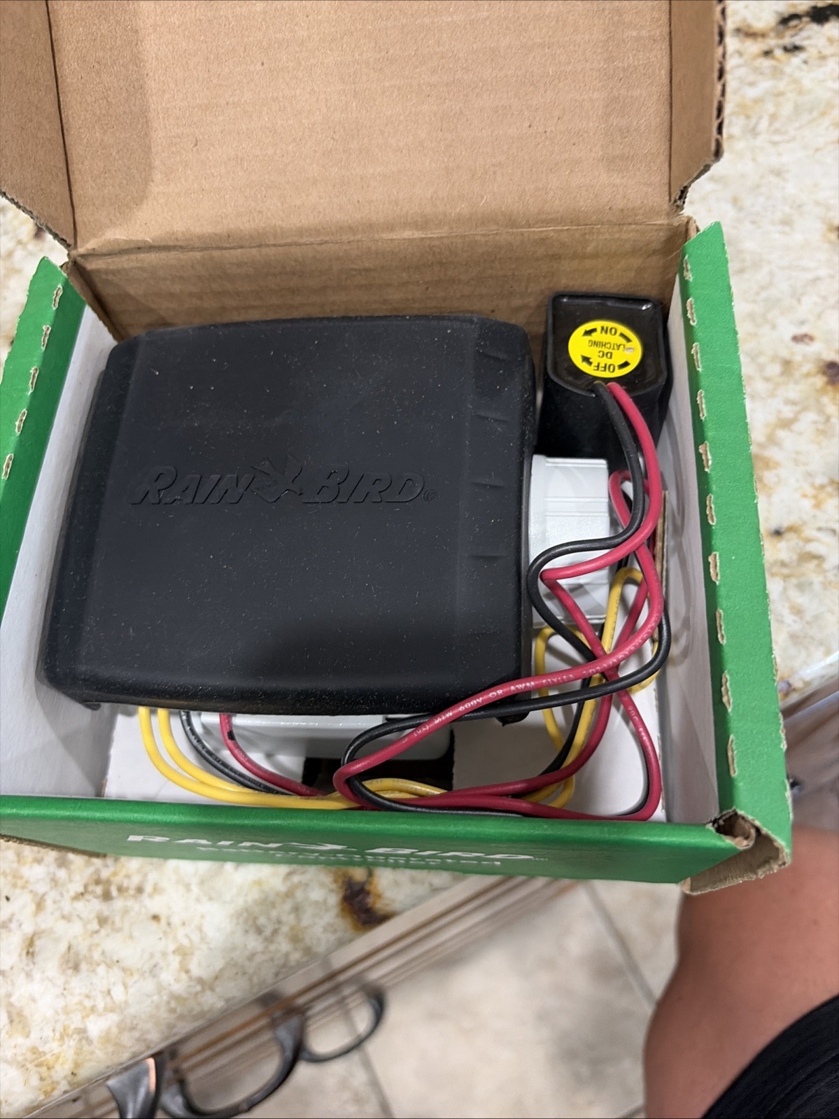 Rain Bird Battery-Operated Controller ESP-9V1 (1 Zone) w/ Cover, New in Open Box