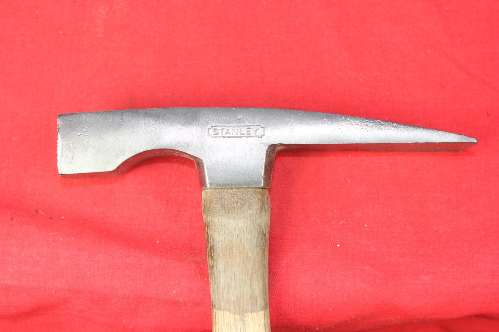 Vintage Stanley 30 oz  Hammer brick Mason Rock Prospector