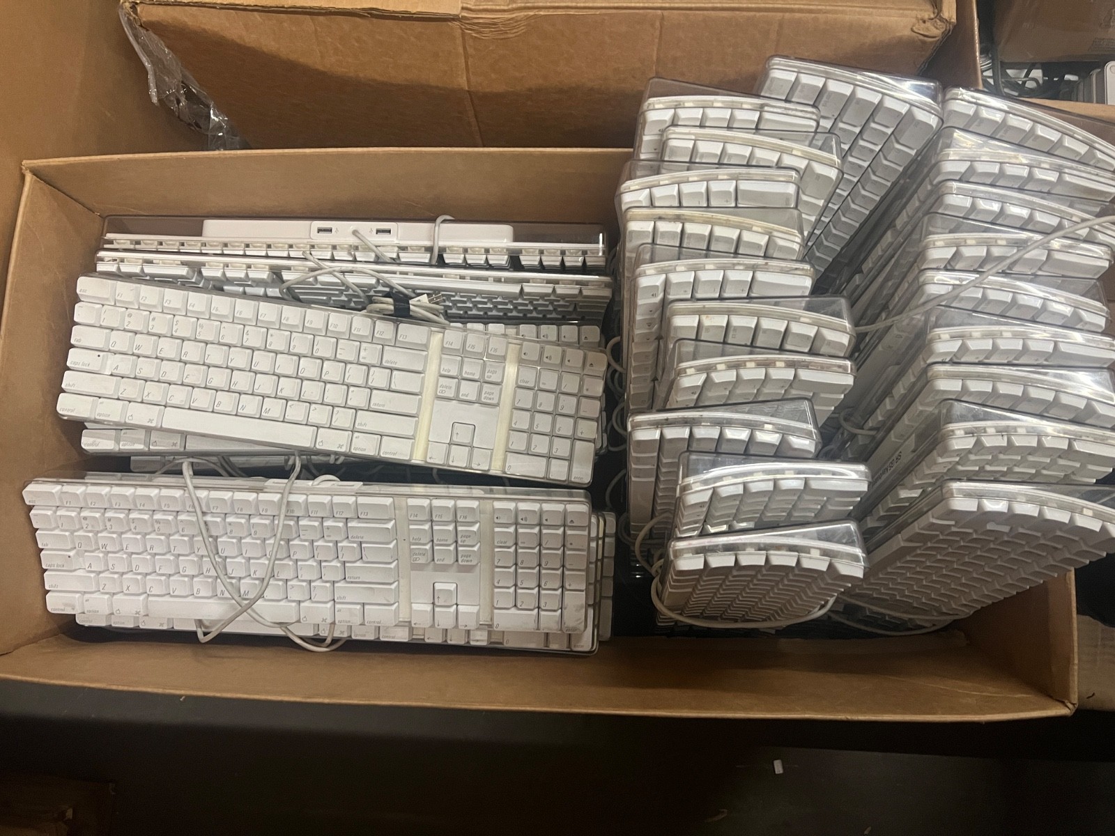 Vintage Apple Pro A1048 White/ USB Wired Keyboard