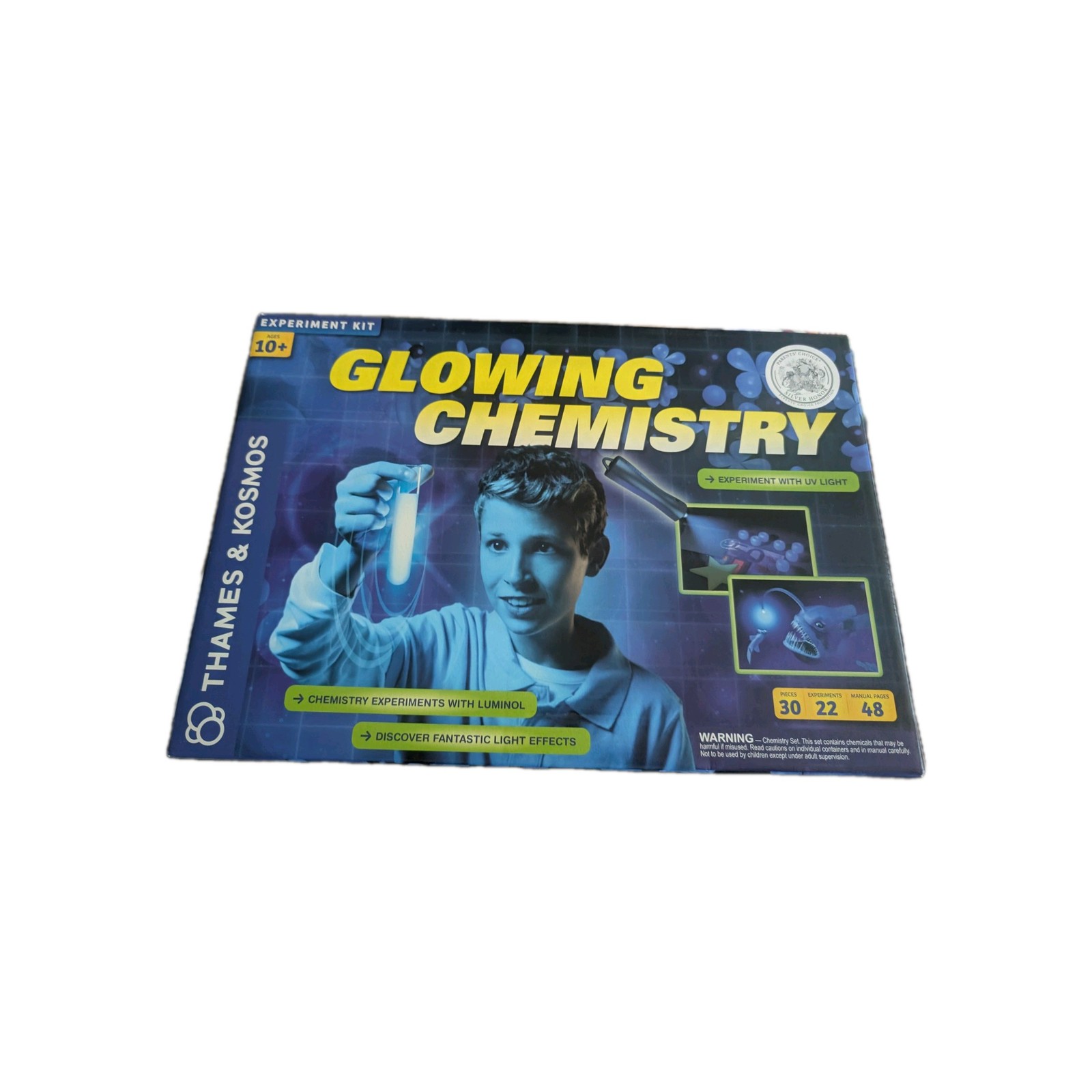 Thames and Kosmos 644895 Glowing Chemistry Experiment Kit
