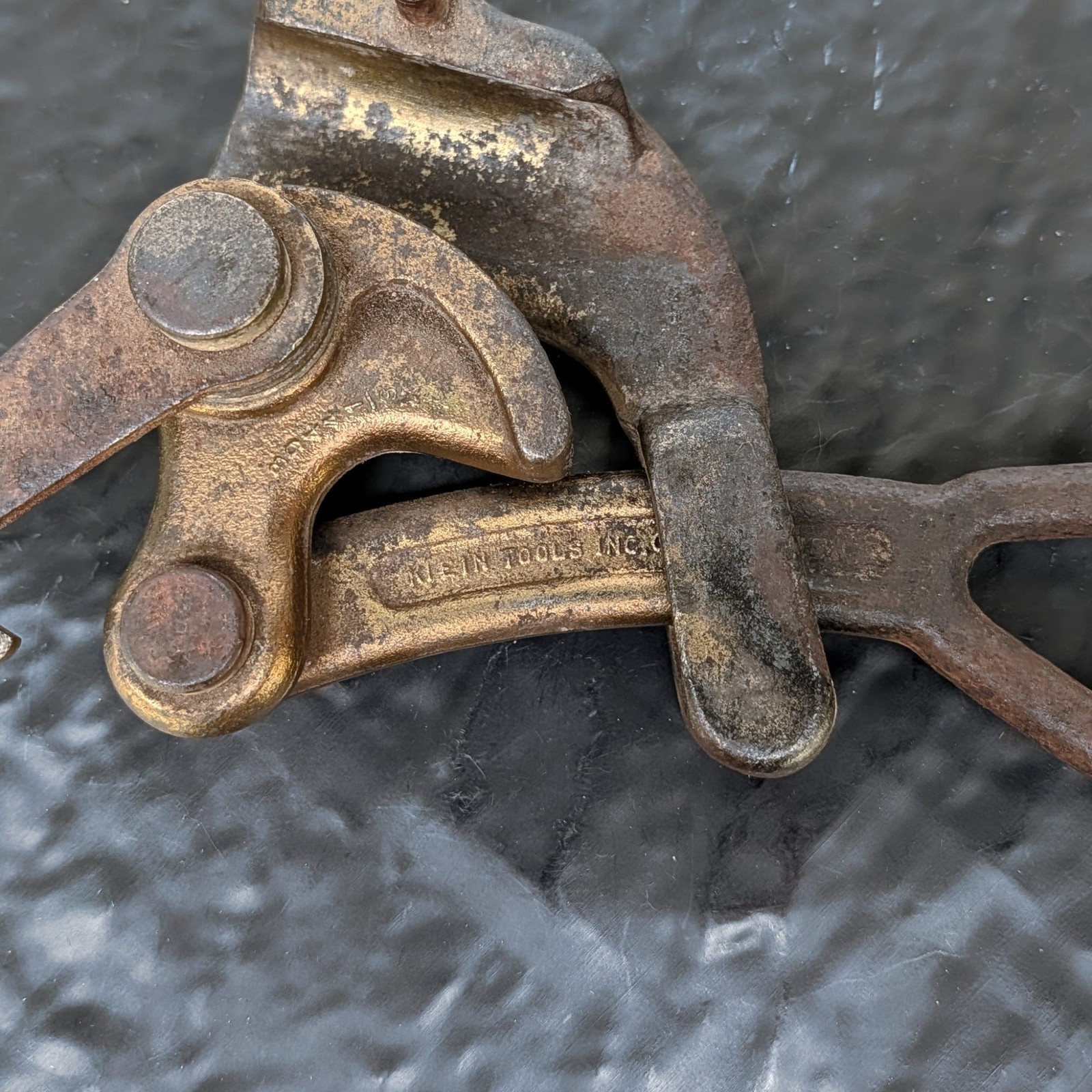 KLEIN 1604-20L Haven's Grip Wire Cable Pulling Jaw 5000 lb with Swing Latch