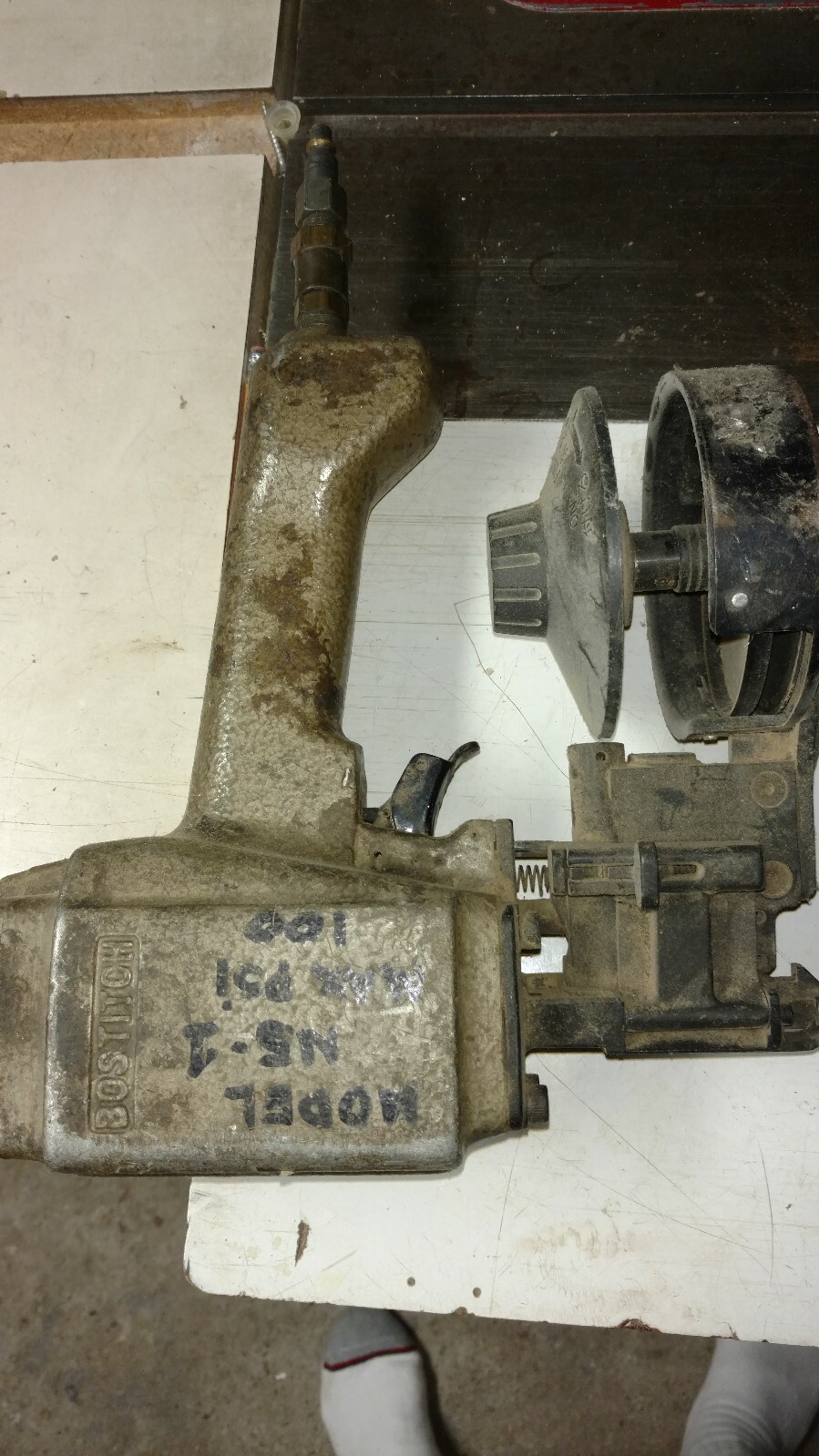 BOSTICH PALLET AIR NAILER working N5-1