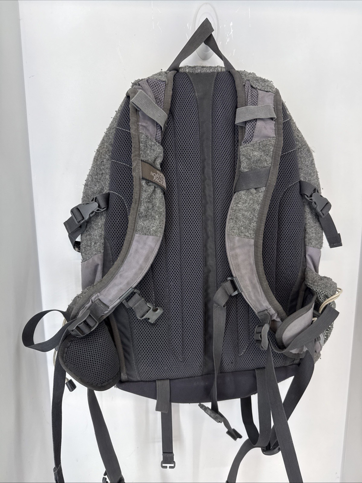 North Face Recon SE Backpack Fuzzy Gray