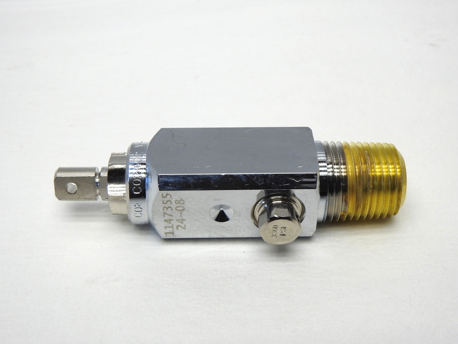 Cavagna Group Carbon Dioxide Cylinder Valve CO2 + O2 - NEW!