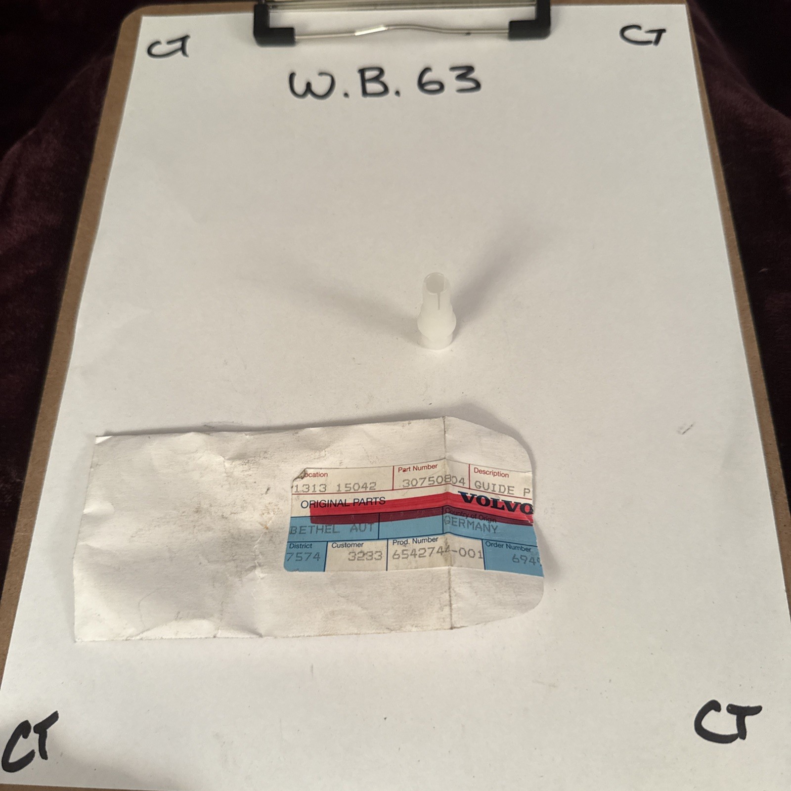 (1) NEW OEM Genuine Volvo Guide Pin 30750804 Sold Individually