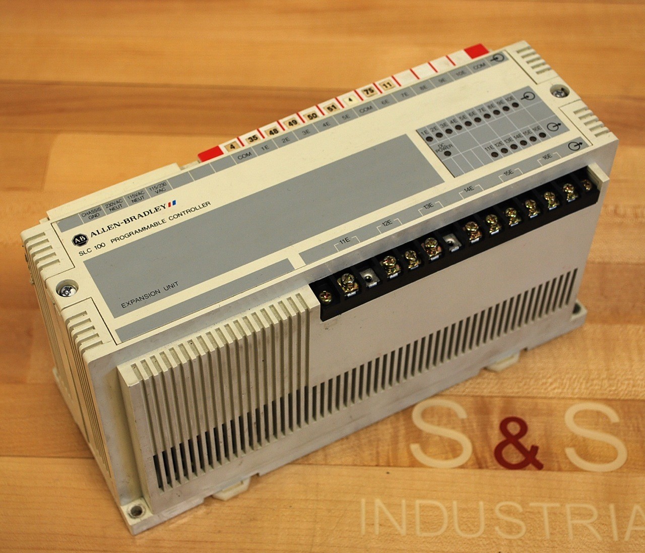 Allen Bradley 1745-E101 Series B SLC 100 Expansion Unit Programmable Controller