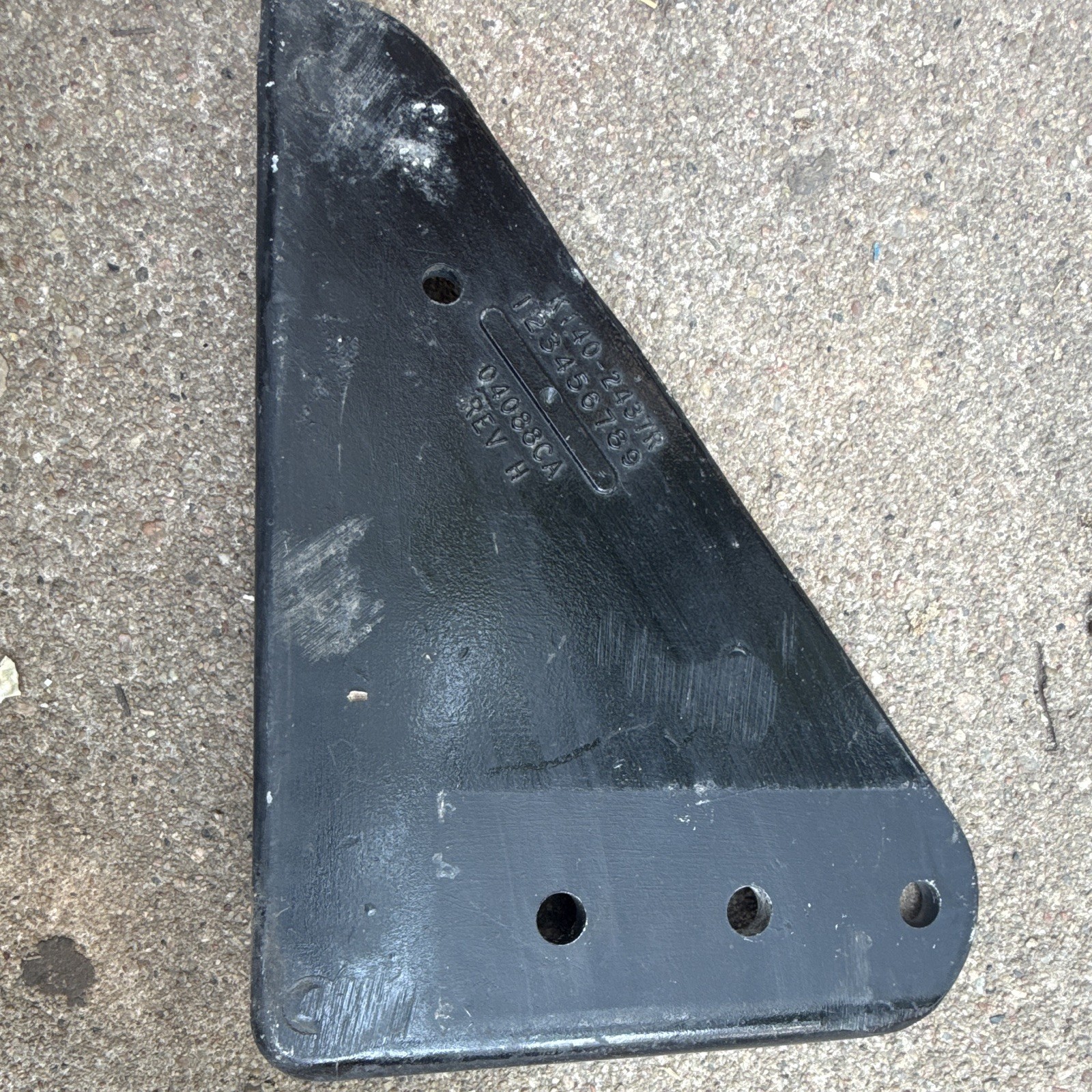 Kenworth Crossmember Gusset, 3-Hole, Aluminum, RH K140-2437-1R