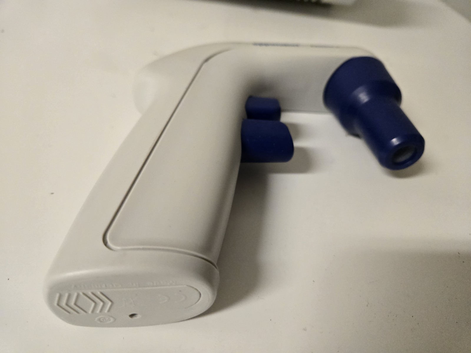 Eppendorf Easypet 3 Electronic Pipette Controller with Charger
