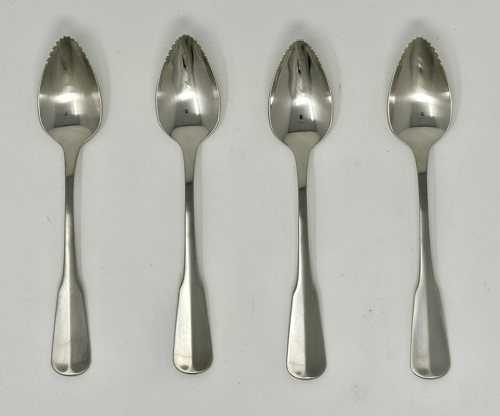 Oneida Colonial Artistry Set of 4 Fruit Spoons USA Made 5 7/8"
