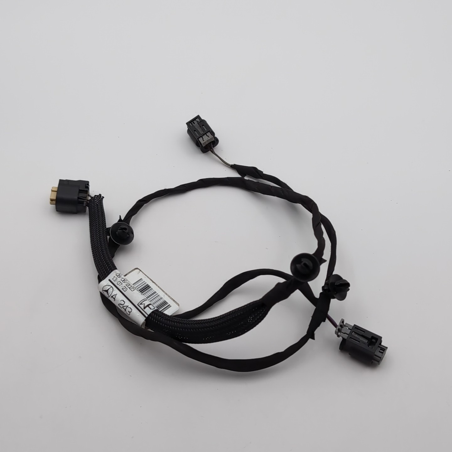 2022 - 2024 Mercedes EQB EQA License Plate Light Lamp Wire Harness A2435401010
